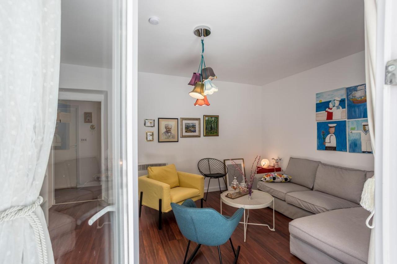 Dalmatian 230m2 With Pool And Garden Near The Old Town For Families Split